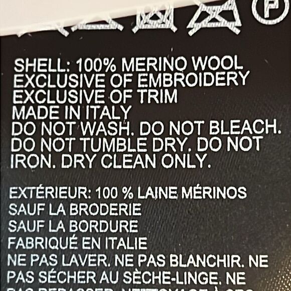 Canada Goose Unisex Red Merino Wool Logo Scarf NWT - Picture 8 of 8